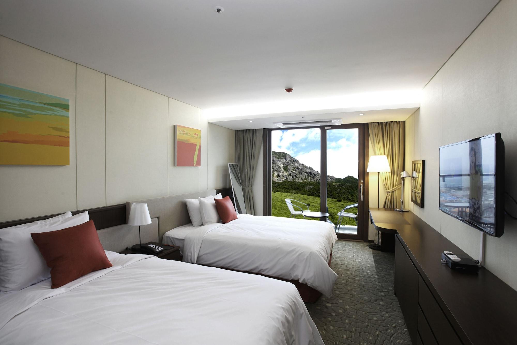 Ramada By Wyndham Jeju Hamdeok Hotel Buitenkant foto