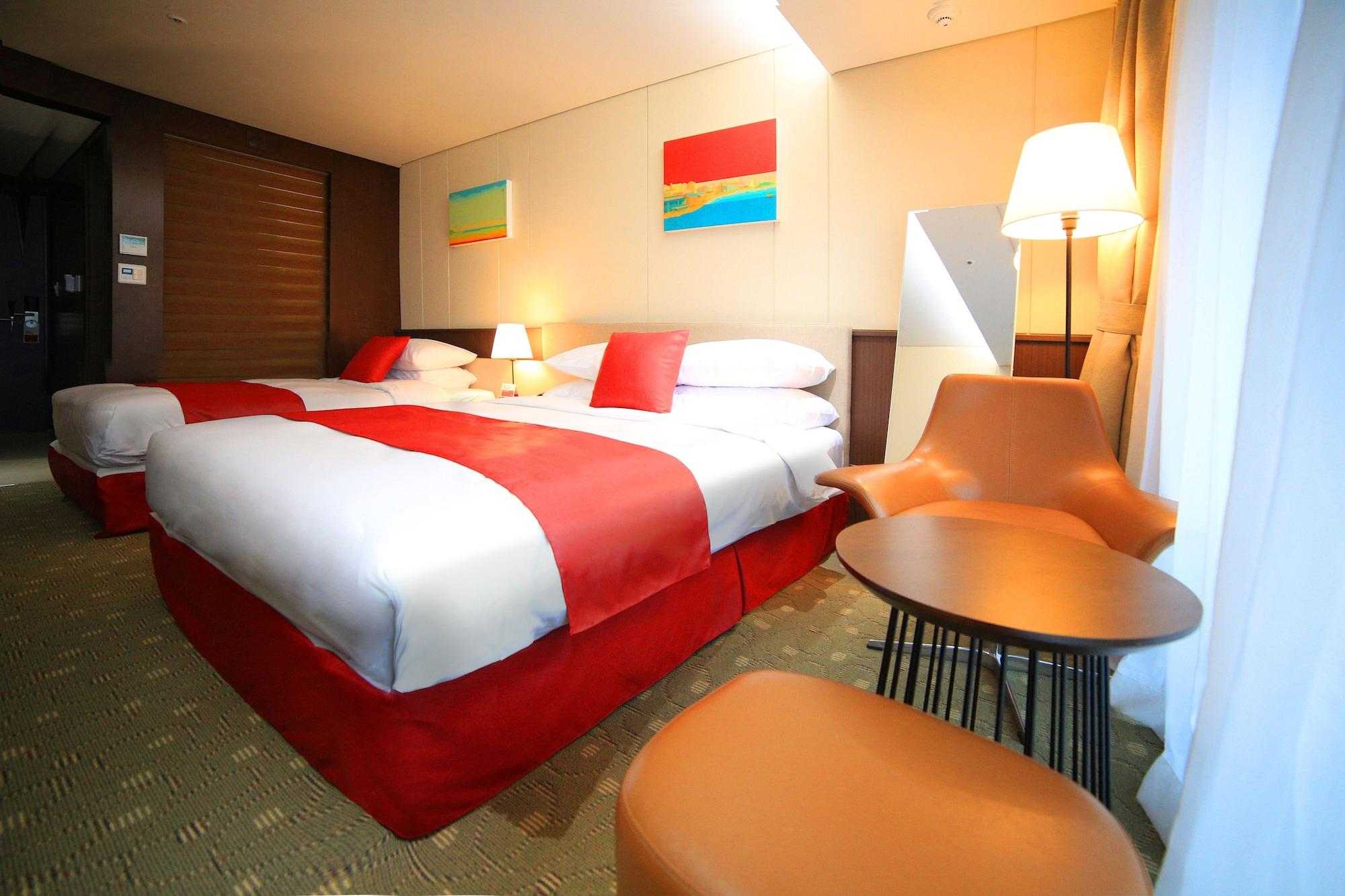 Ramada By Wyndham Jeju Hamdeok Hotel Buitenkant foto