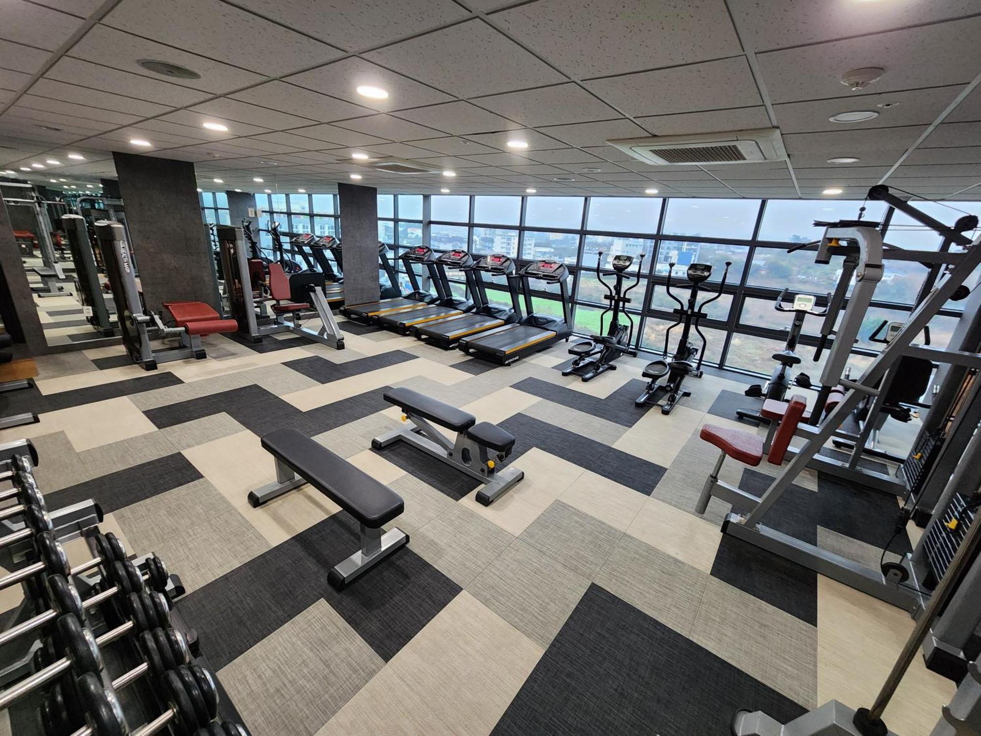 Ramada By Wyndham Jeju Hamdeok Hotel Buitenkant foto