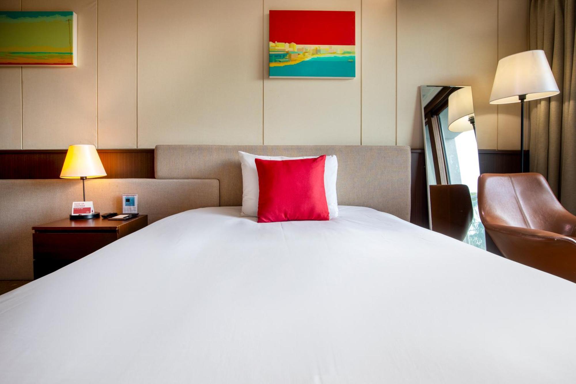 Ramada By Wyndham Jeju Hamdeok Hotel Buitenkant foto
