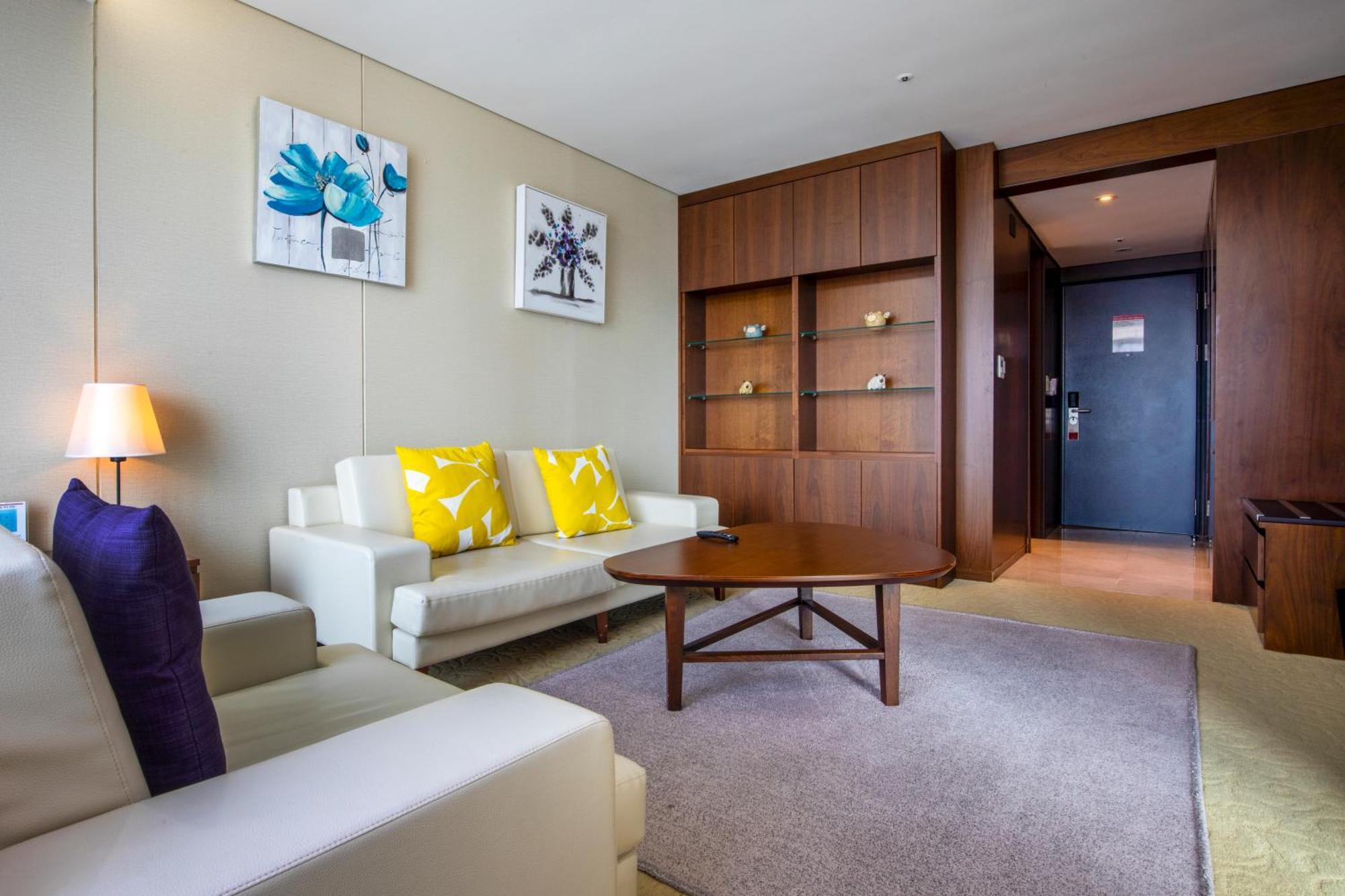 Ramada By Wyndham Jeju Hamdeok Hotel Buitenkant foto