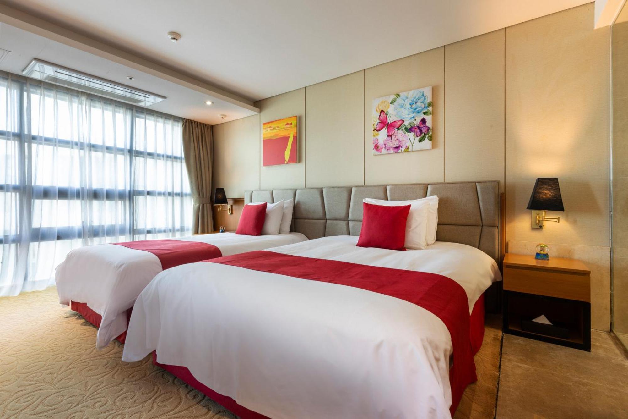 Ramada By Wyndham Jeju Hamdeok Hotel Buitenkant foto