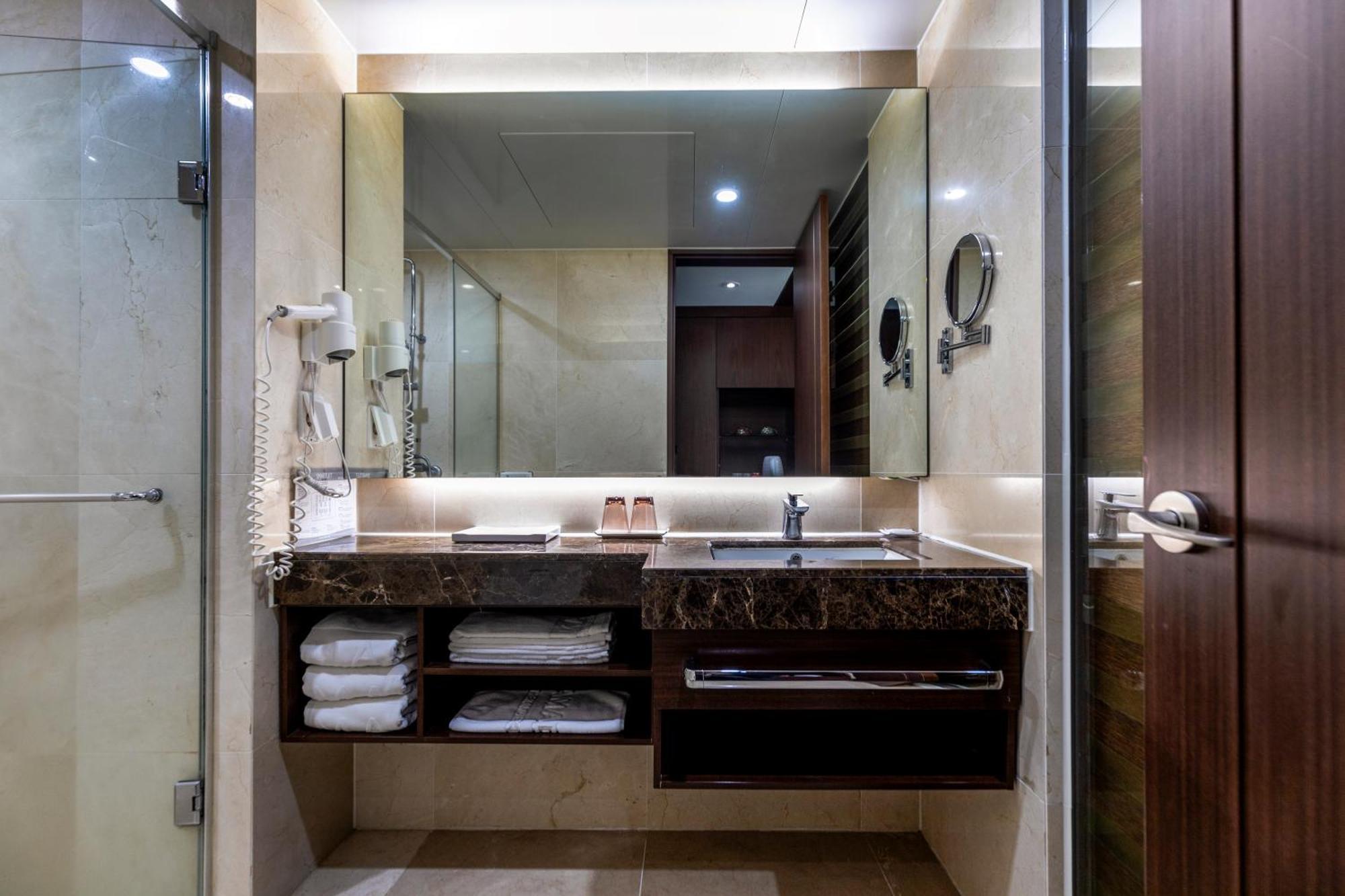 Ramada By Wyndham Jeju Hamdeok Hotel Buitenkant foto