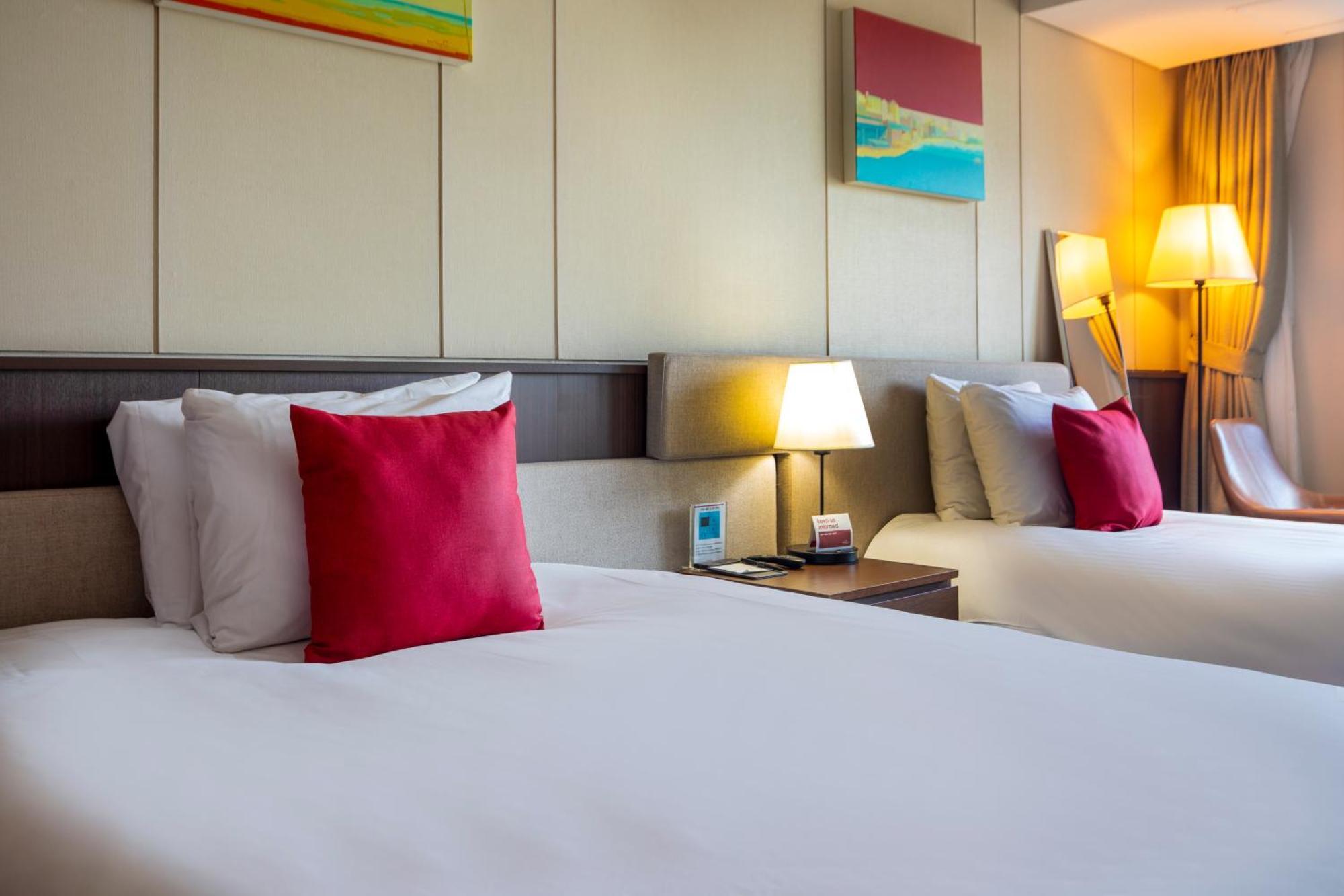 Ramada By Wyndham Jeju Hamdeok Hotel Buitenkant foto